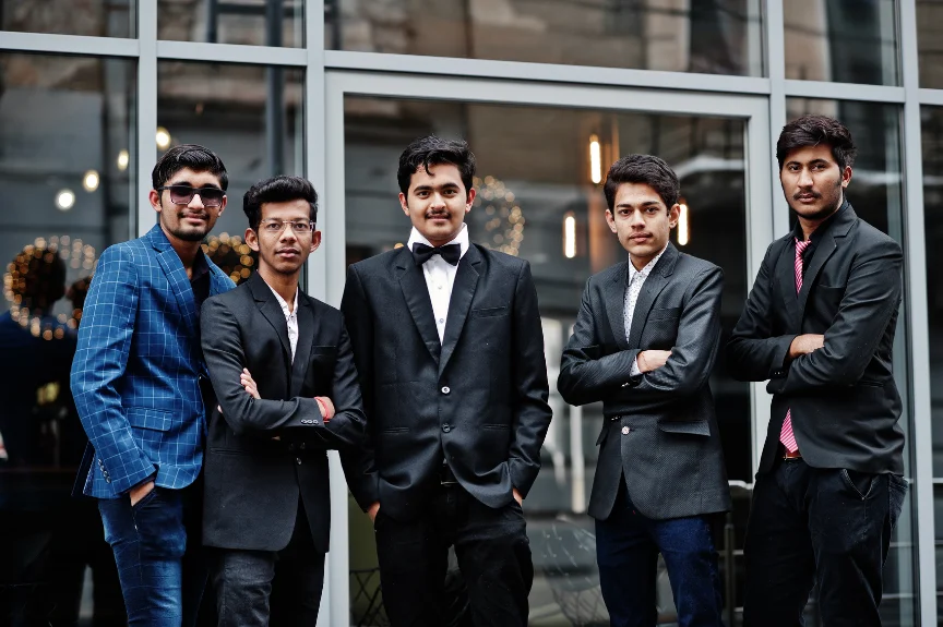 Estudiantes colegio formales